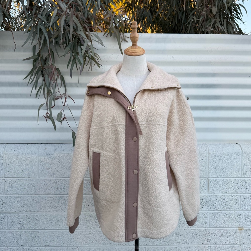Varley Tatton Fleece Jacket Cool Sand | Size S | Sold Out Size - Picture 2 of 15